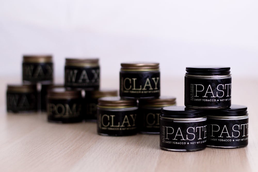 Two Barber - Kapper Whitening Born - paste clay pommade bij productlijnen